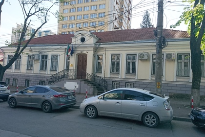Заради ограничителните мерки посолството ни в Молдова има готовност да издава служебни бележки на гласуващите 